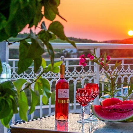 The View Villa Maries  Экстерьер фото