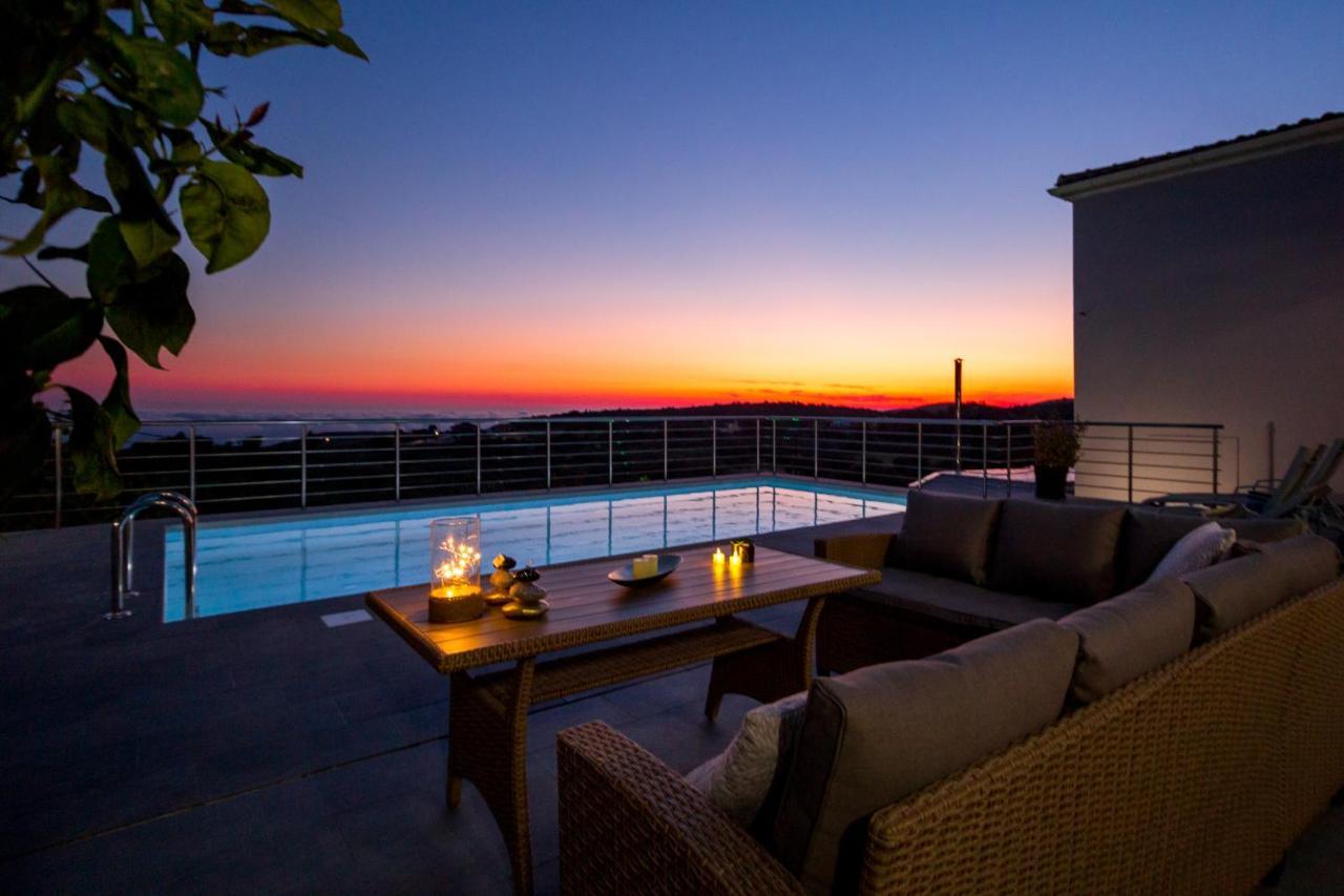 The View Villa Maries  Экстерьер фото
